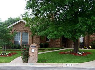 852 Lombardy Ct, Fort Worth, TX 76112