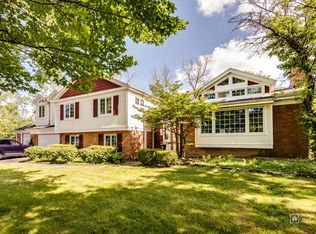 420 Landreth Ln, Northfield, IL 60093