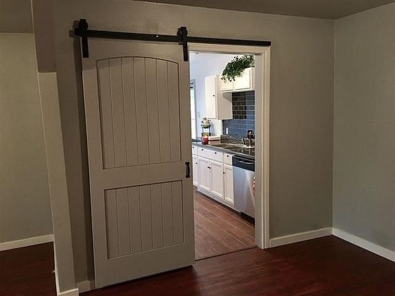 3rd image of 3650 W Lynwood Dr