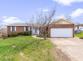 903 Kennett St, De Soto, MO 63020
