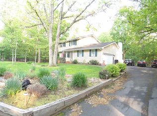 124 Jackson Dr, East Stroudsburg, PA 18302