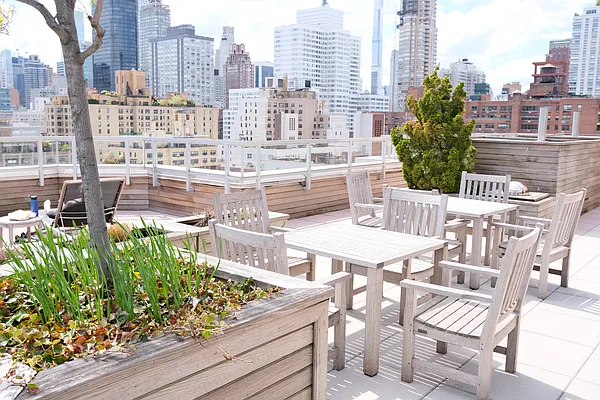 Sold by Agranoff Real Estate | media 22