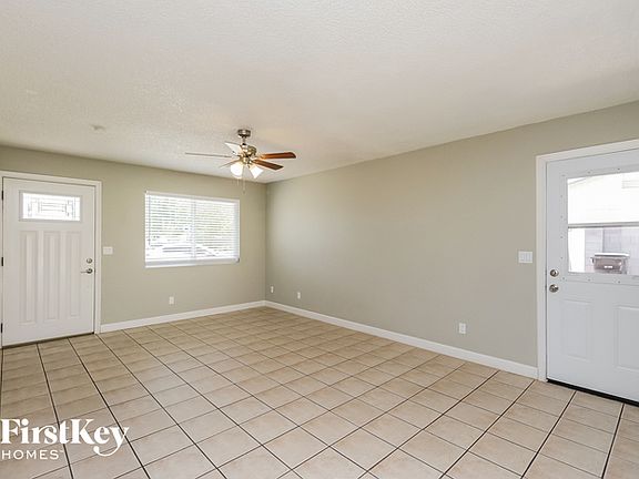 3rd image of 1332 N Westwood Cir