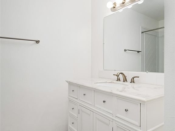 5th image of 732 N 6th Avenue