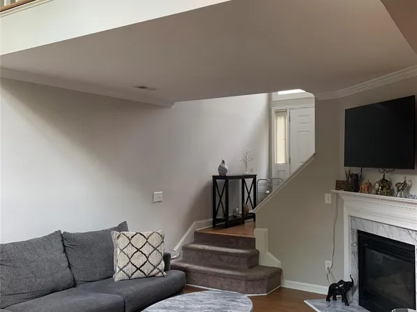 8606 Fox Chase Ln, Charlotte, NC 28269