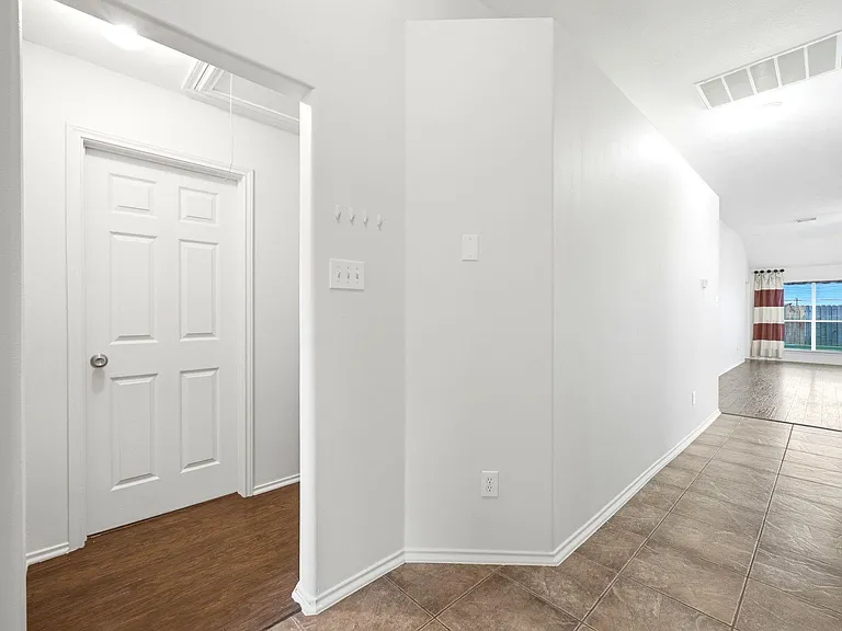 6931 Hamilton Falls Ln — Photo 6
