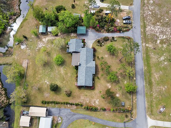 4th image of 3316 Evergreen Dr