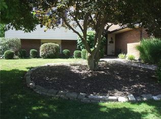 6060 Honeygate Dr, Huber Heights, OH 45424