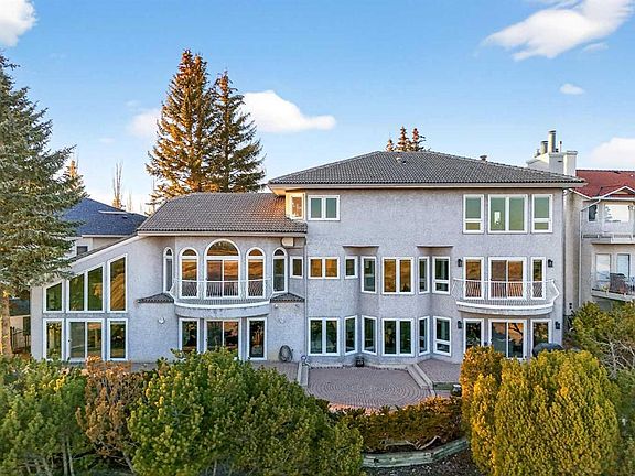 3rd image of 57 Edelweiss Point NW