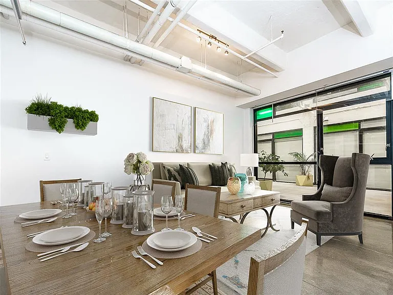 The Broadway Lofts — Photo 3