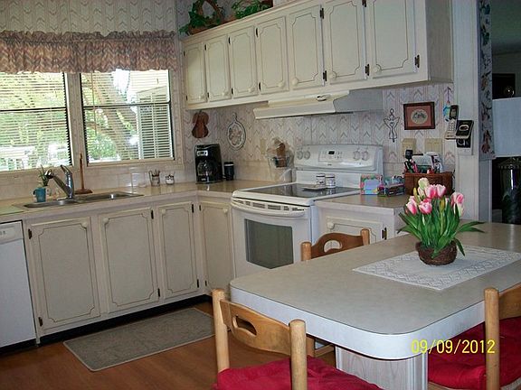 2nd image of 20 Bayberry Dr
