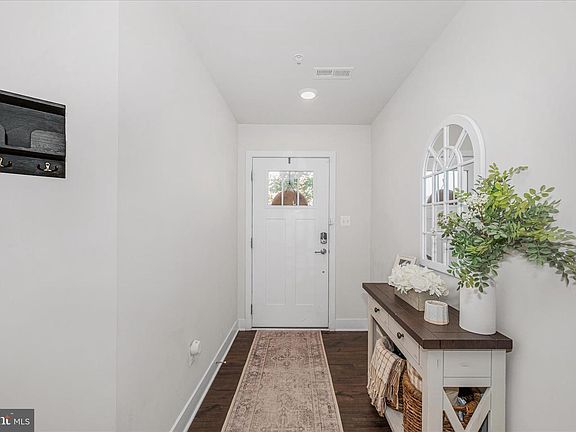3rd image of 7963 Potter Pl