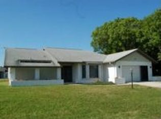 2247 Pineland Dr, Englewood, FL 34223