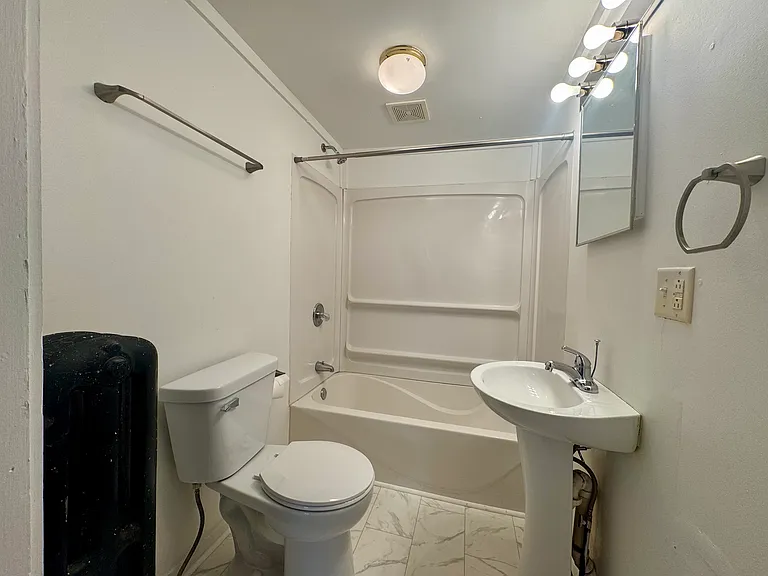301 E Burlington Ave #1 — Photo 5