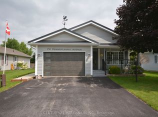 70 Pennsylvania Ave, Wasaga Beach, ON L9Z 3A8