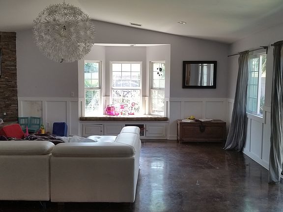 2nd image of 3898 Shirlene Pl