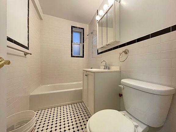 5th image of 350 Sterling St APT 1F