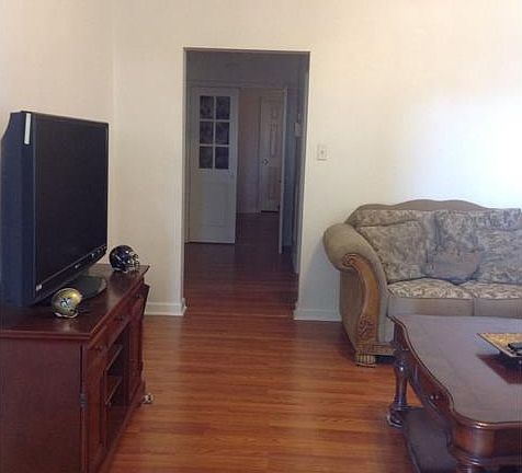 4th image of 1407 Avenue C