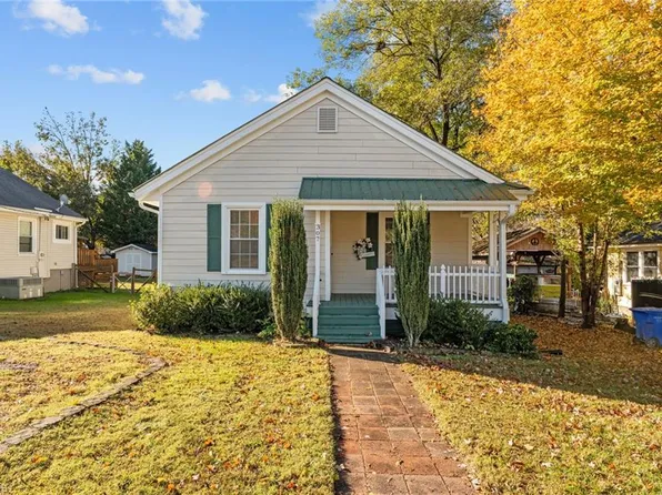 307 W Austin St, Mebane, NC 27302