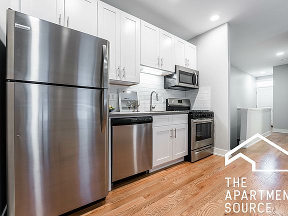 2nd image of 2109 N Sedgwick St APT 1