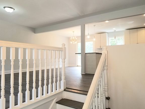 5th image of 23004 Valley Dr