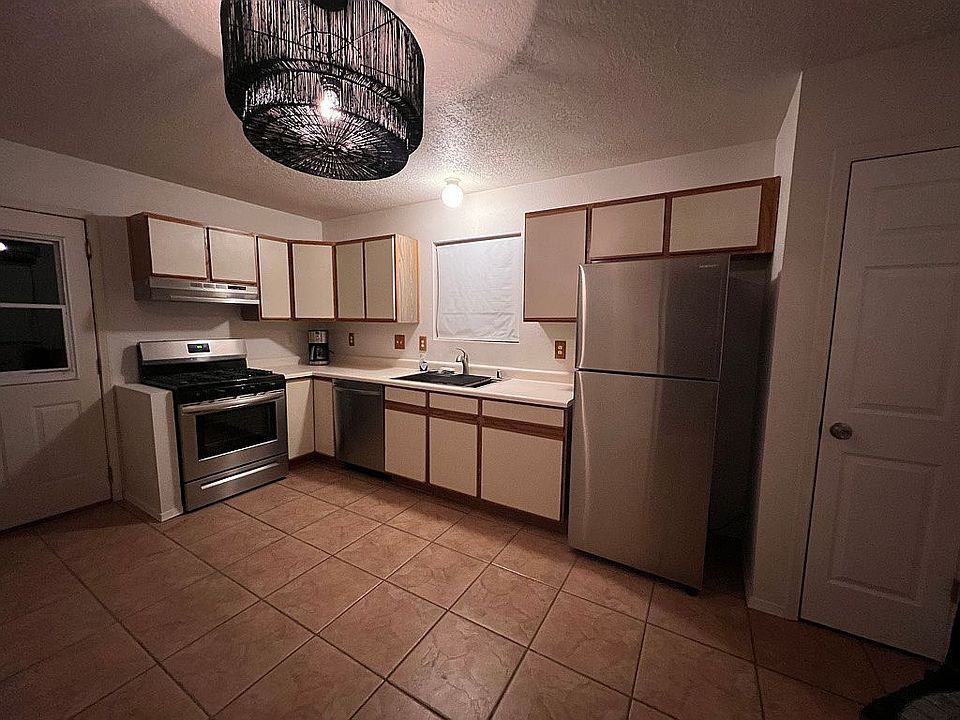 1st image of 7321 Mackenzie Dr NE