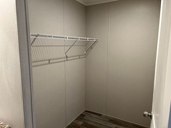 5th image of 268 Oak Lawn Dr