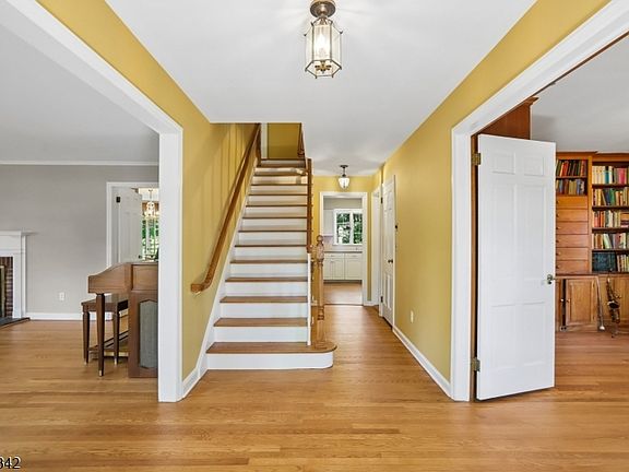 3rd image of 260 Fairmount Ave