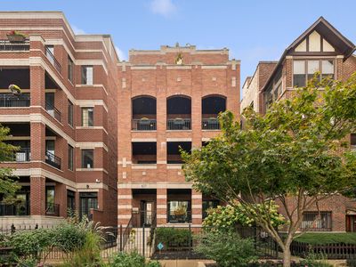 627 W Buckingham Pl APT 3, Chicago, IL, 60657
