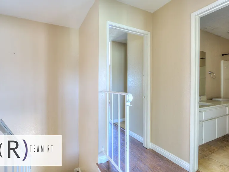 555 Azusa Ave #32 — Photo 15