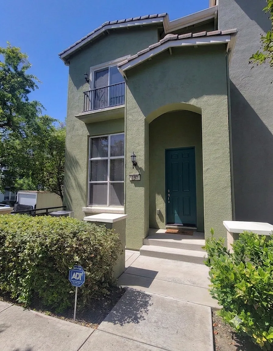 157 Esfahan Dr — Photo 1