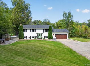 6645 Dunn Rd, Howell, MI 48855