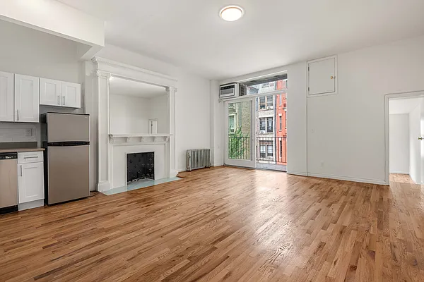 Rented by The Agency | media 9