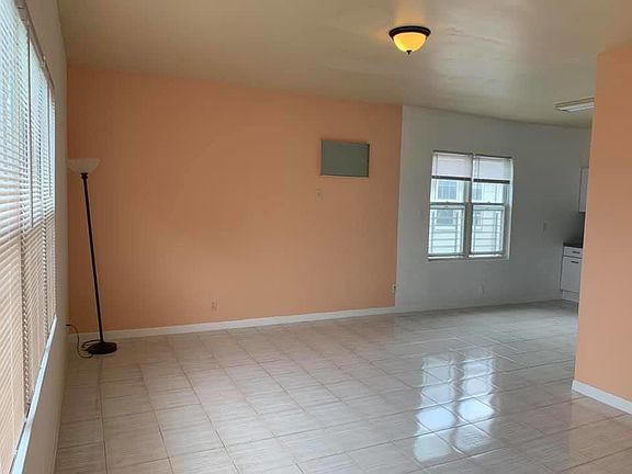 4th image of 1831 E 22nd St Floor 2