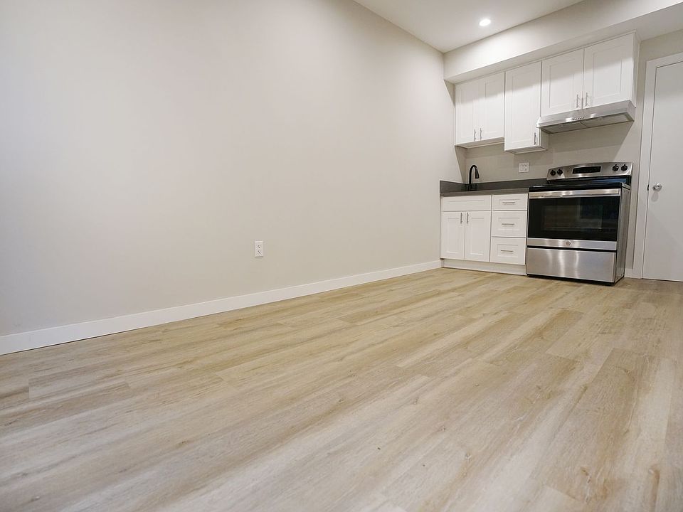 1st image of 4270 W 4th St #17