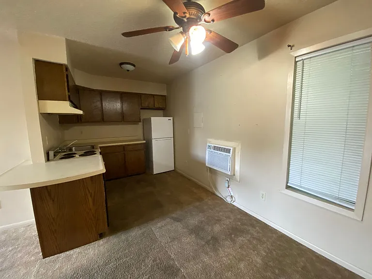 1006 Markle — Photo 8
