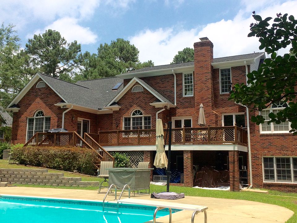 Deck overlooking Pool