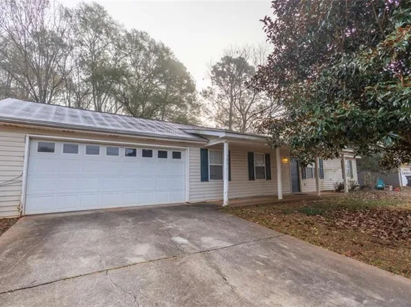 585 Cowan Rd, Covington, GA 30016