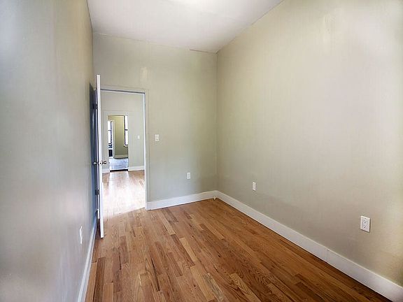 3rd image of 884 Flushing Ave #1RR