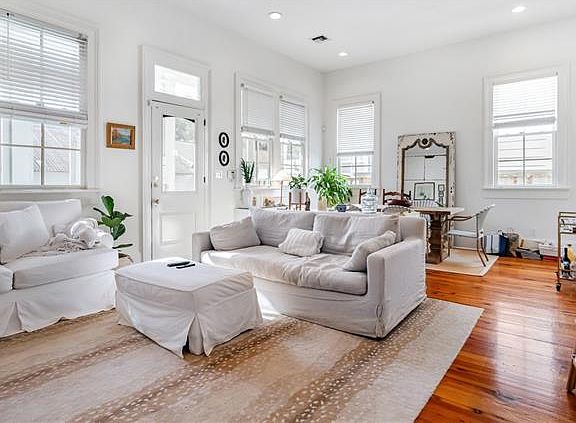 3rd image of 1031 Arabella St