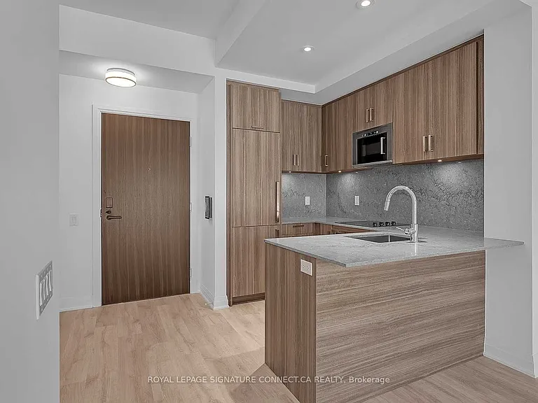 280 Howland Ave #303 — Photo 2