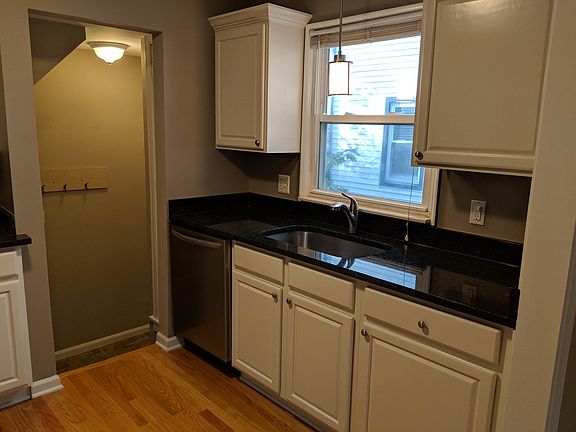 3rd image of 707 N Altadena Ave