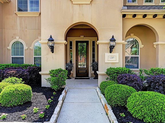 4th image of 1207 Belgravia Way