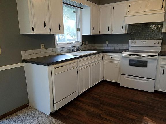 2nd image of 885 Maywood Ave