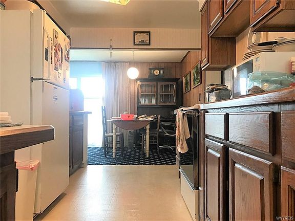 5th image of 310 Pryor Ave