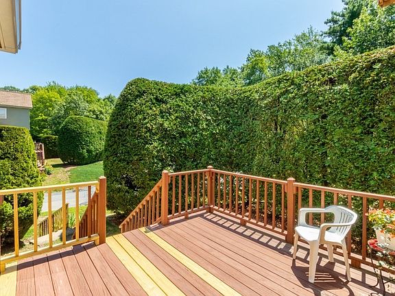 5th image of 60 Algonquin Trl #60