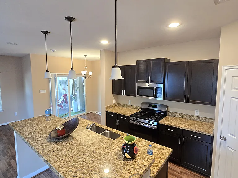 17105 Wilthorne Gardens Ct — Photo 3