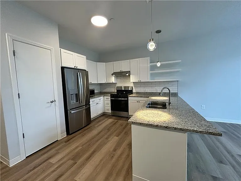 211 Miller Ave — Photo 6