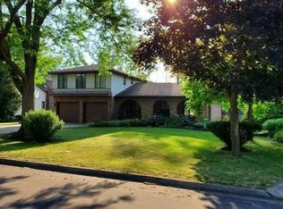 727 Powell Ln, Lewiston, NY 14092