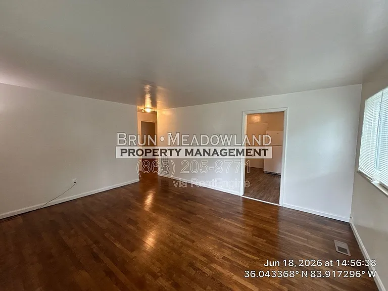 3813 Woodlake Dr NE — Photo 16